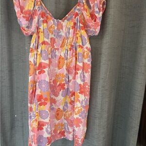 Floral Puff Sleeve Dress has open spot in front worn once